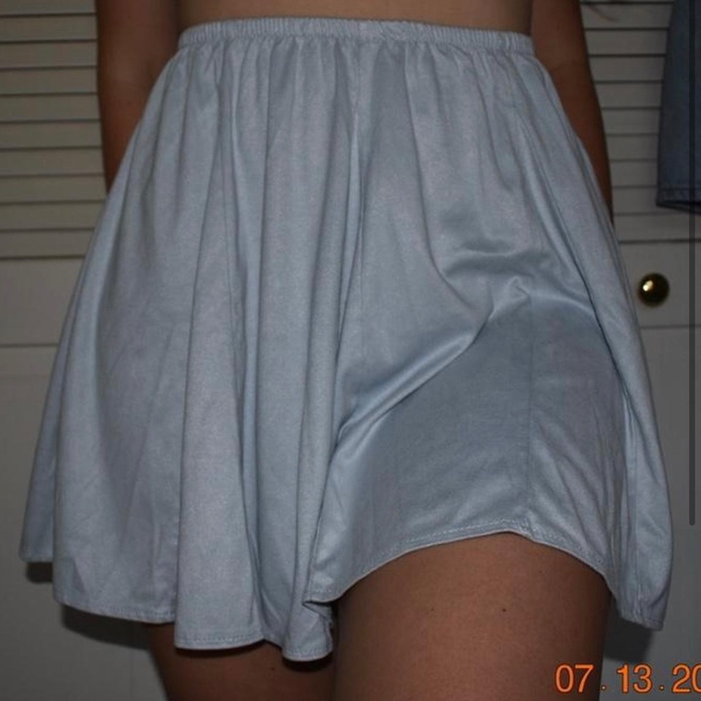 BRANDY MELVILLE flowy skirt